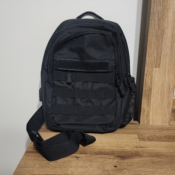Small Tactical Sling bag - Picture 1 of 5
